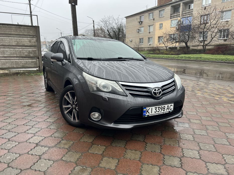 Продам Тойоту Авенсіс 2.0 АВТОМАТ не фарбована