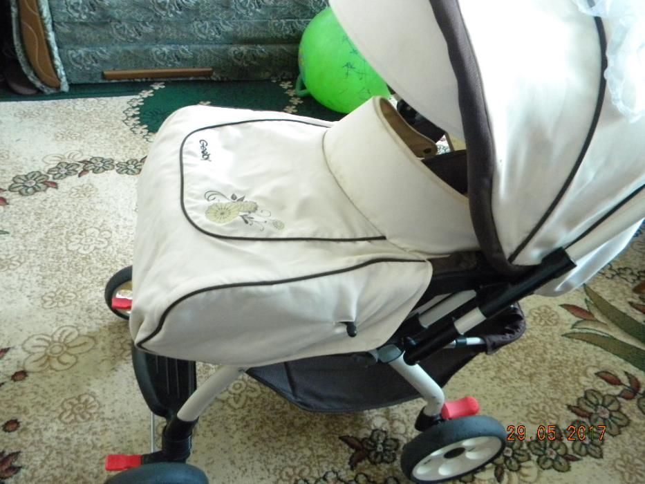 Прогулочная коляска Geoby бежевая с коричневым 2в1