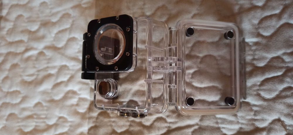 Caixa/capa de mergulho (Akaso e outras)