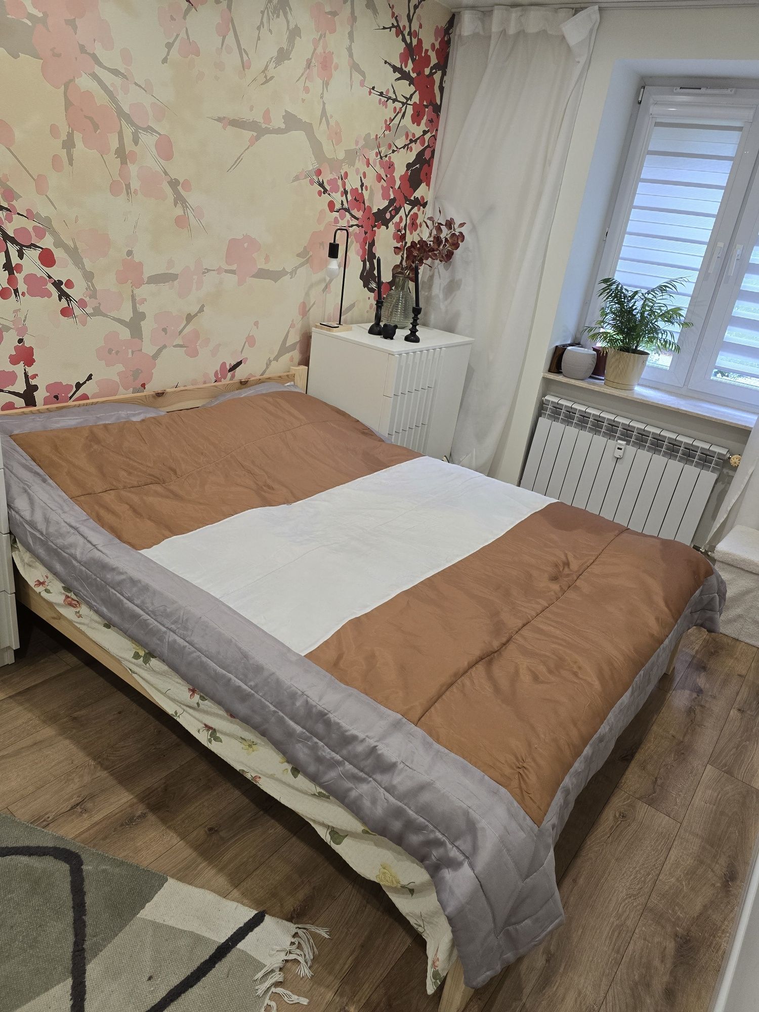Łóżko podwójne sypialniane z materacem drewno sosnowe