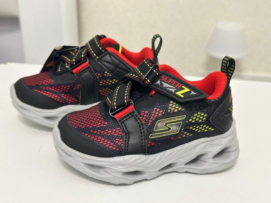 Skechers кросівки на хлопчика розмір 21