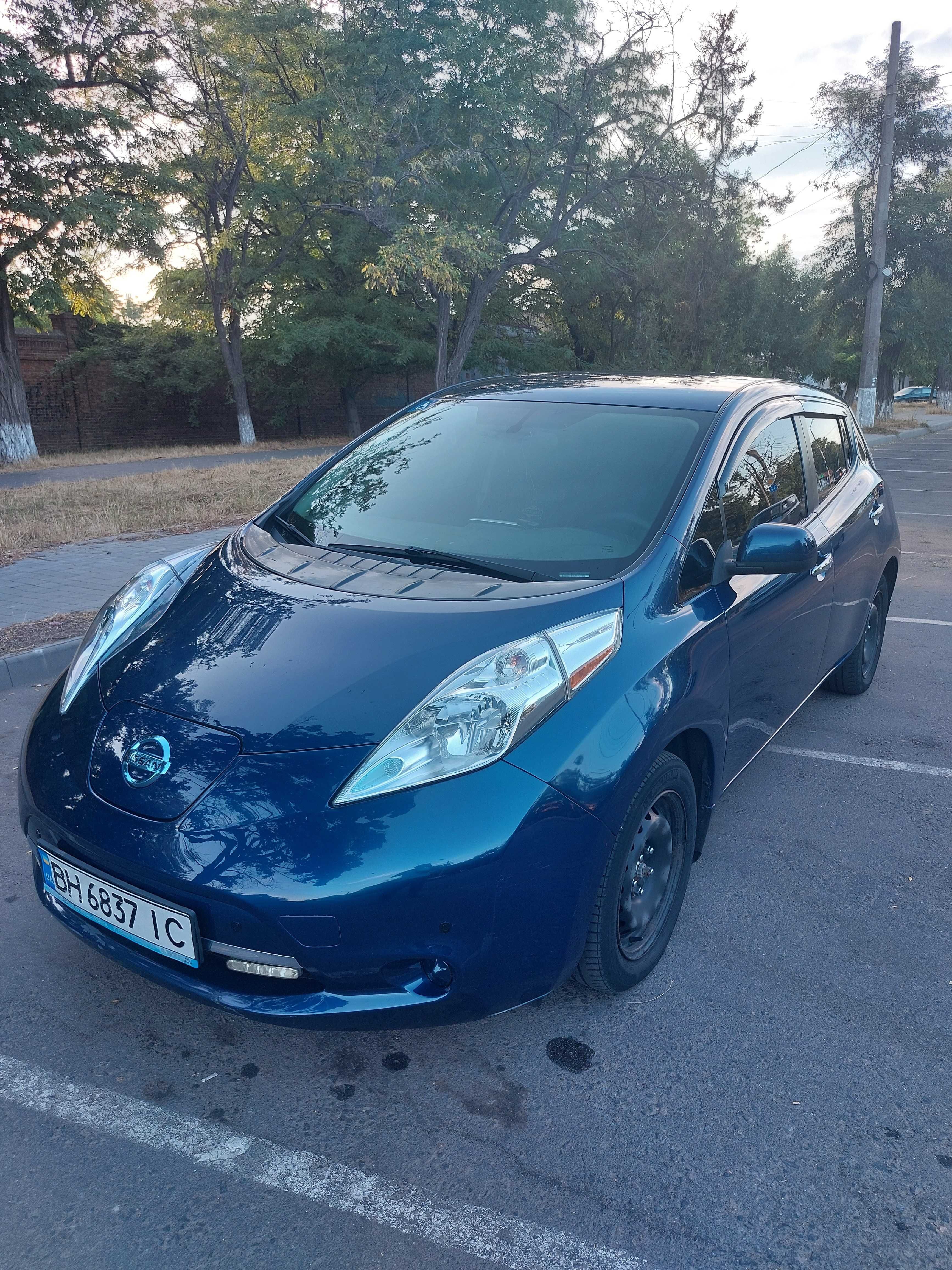 Срочно Ниссан Лиф Nissan leaf  2017г
