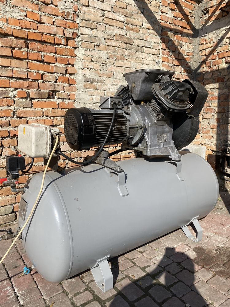 Продам потужний промислови Компресор Atlas Copco LT9 UV 30 бар Бельгія