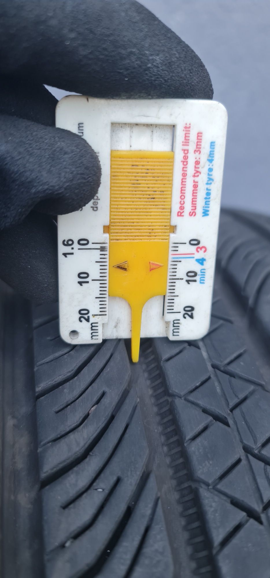 225/40/18 continental