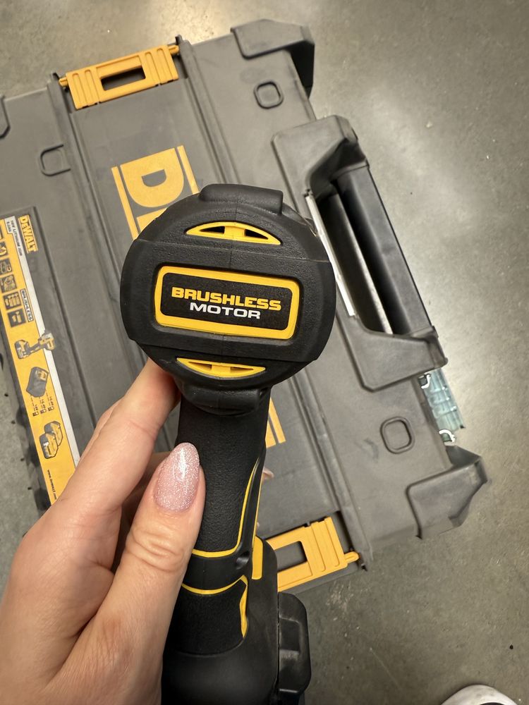 Zakrętarka Dewalt DCF887P2