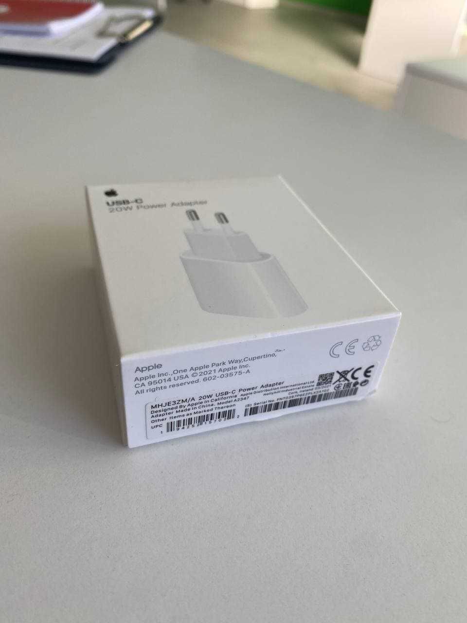 Зарядное устройство адаптер Apple USB-C 20W Power Adapter (MHJE3)