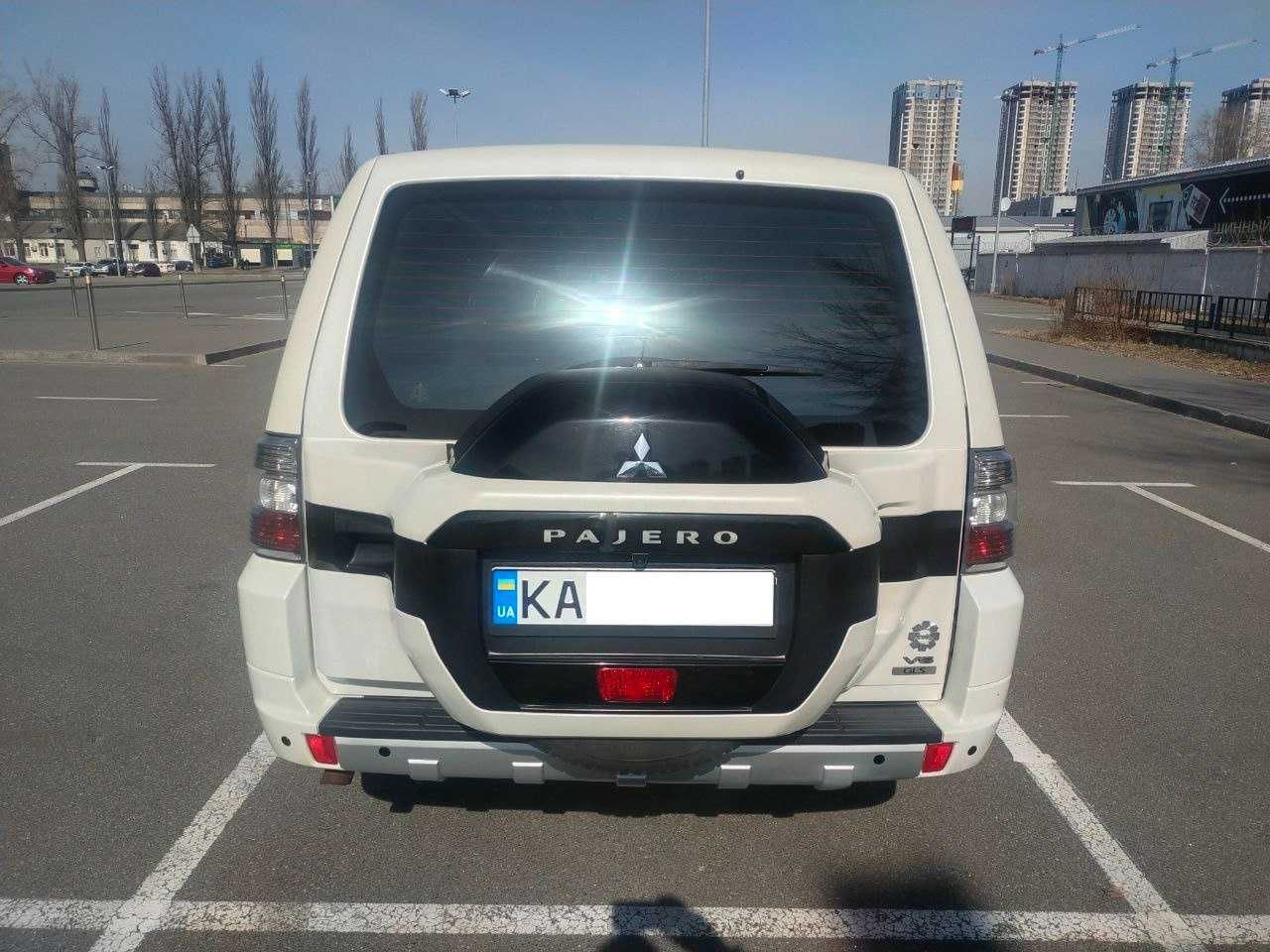 Mitsubishi Pajero 2016г. 3.5 203 л. с.