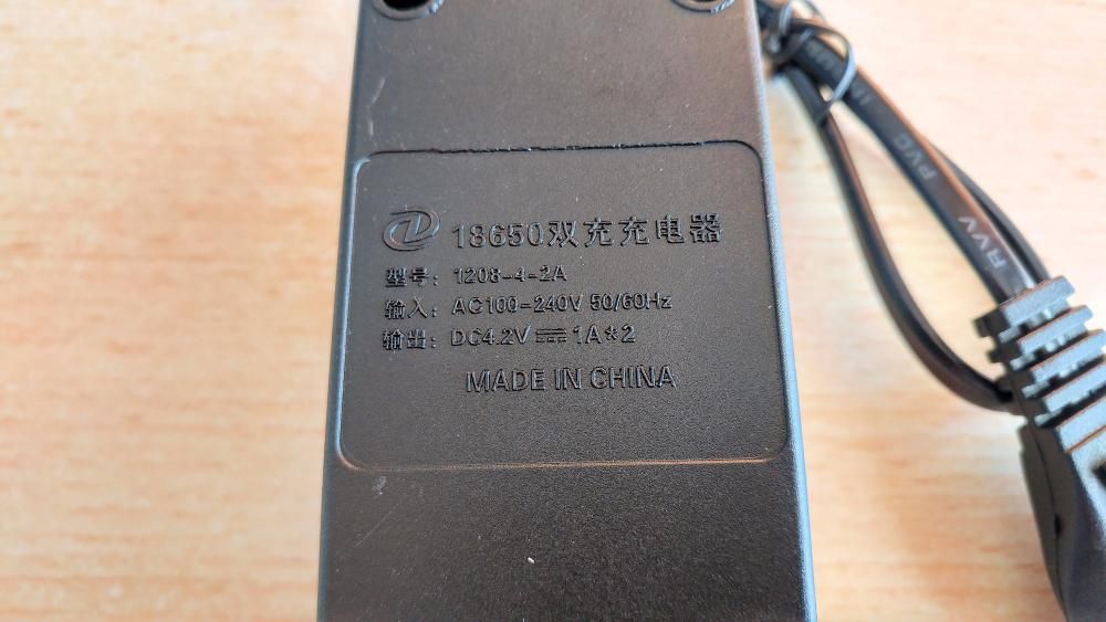 Carregador duplo pilha bateria recarregável Li-ion 18650