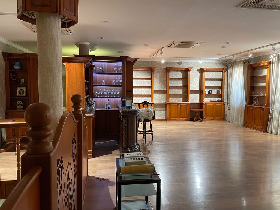 Оренда 400 м2 в центрі Харкова: офіс, торгівельні приміщення, ресторан