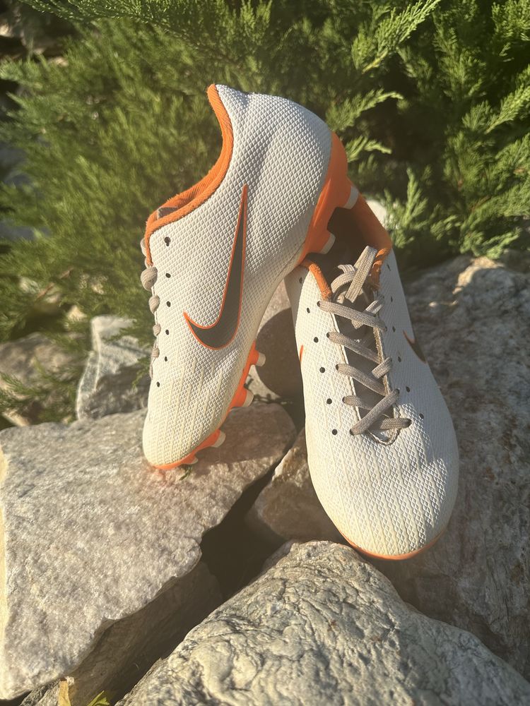 Дитячі сороконіжки nike дві пари по 400 грн.
