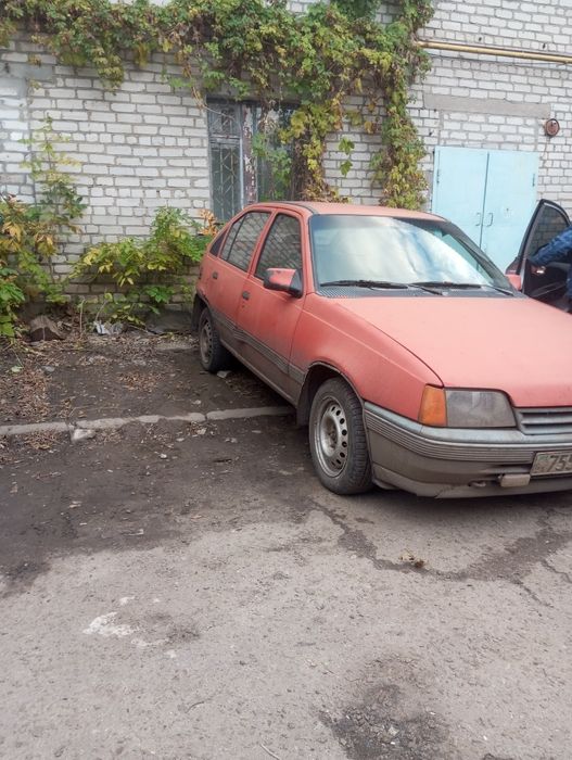 Опель кадет на уверіном ходу