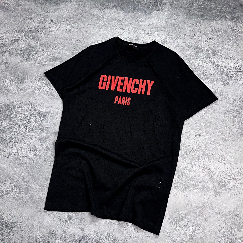 Футболка Givenchy