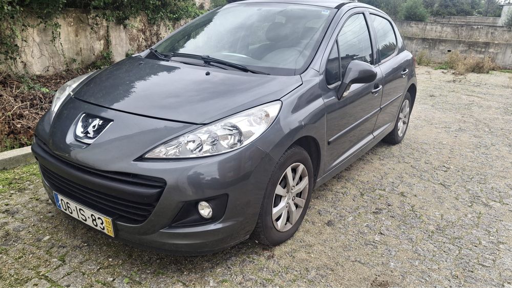 Peugeot 207 1.4 HDI Ano 2010 ( Ar Condicionado )