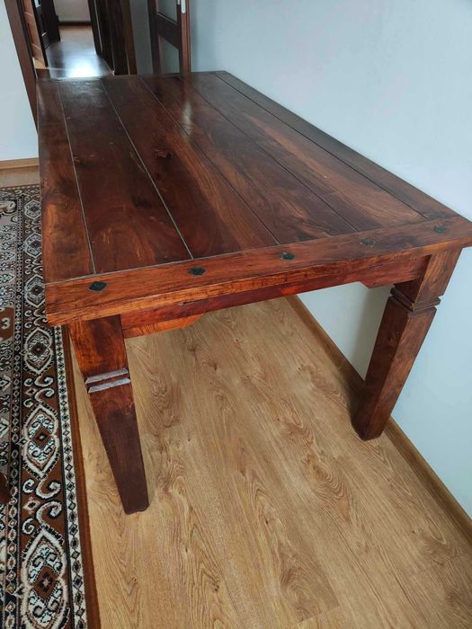 Piękny bardzo solidny stół z drewna akacjowego