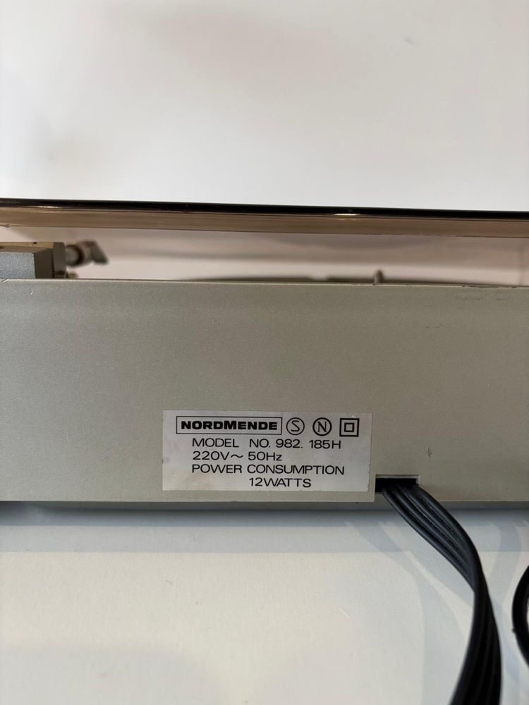 Gramofon linearny Nordmende RP 1651