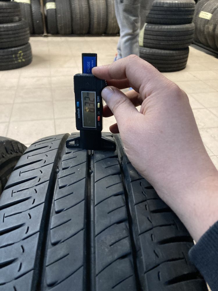 2x Michelin agilis 215/70 r15c