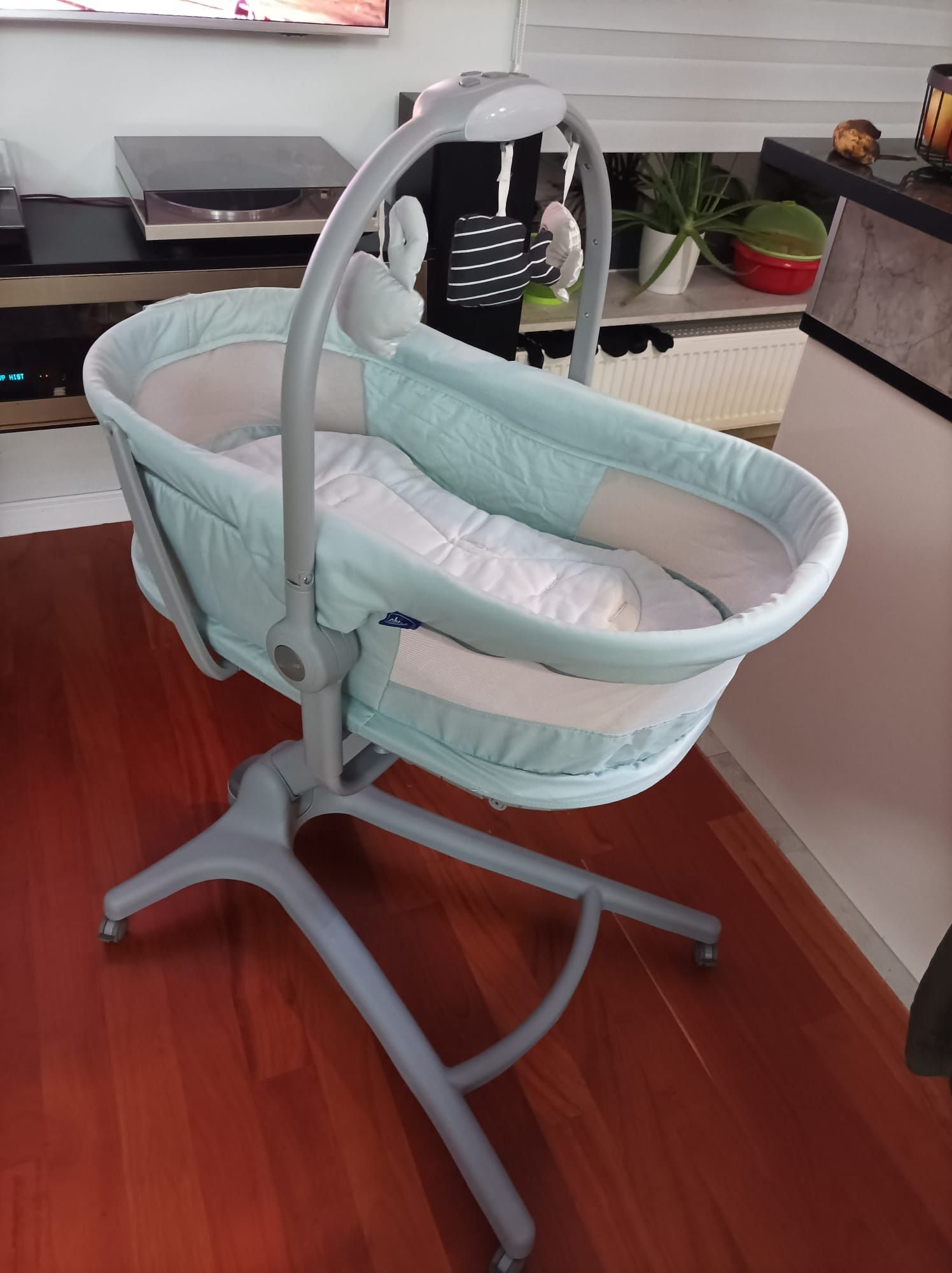 Chicco Baby Hug 4w1 plus stoliczek do karmienia - stan idealny