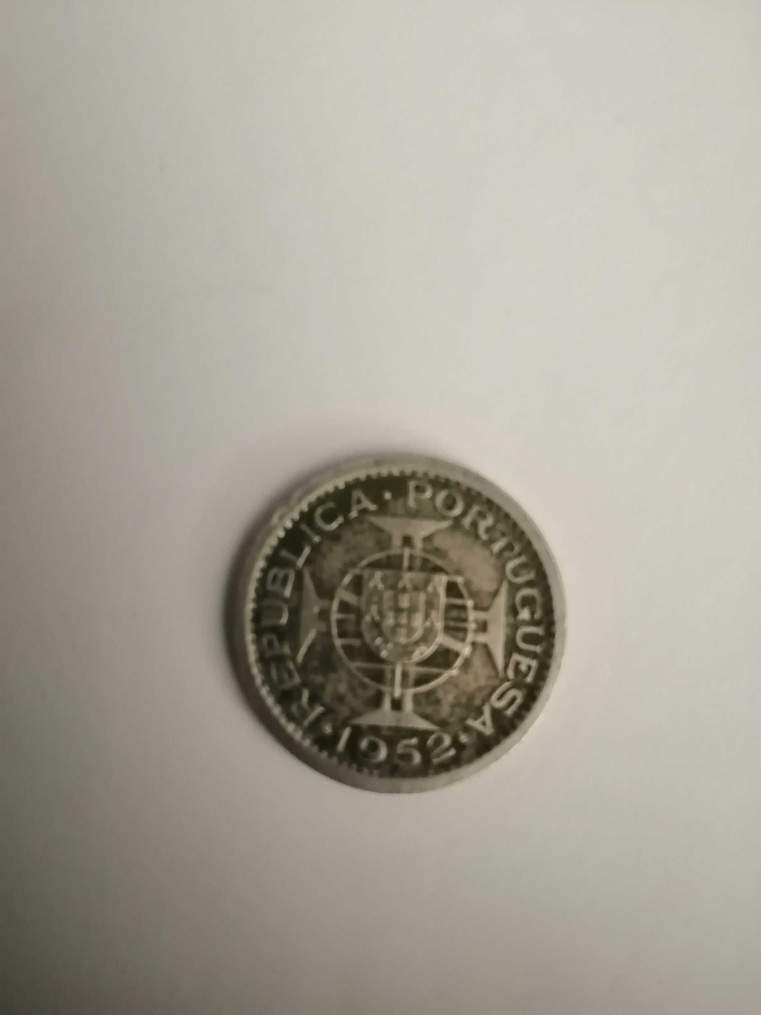 Moeda de 1cent.1920"P",aberto e 2,50 escudos de Moçambique de 1952