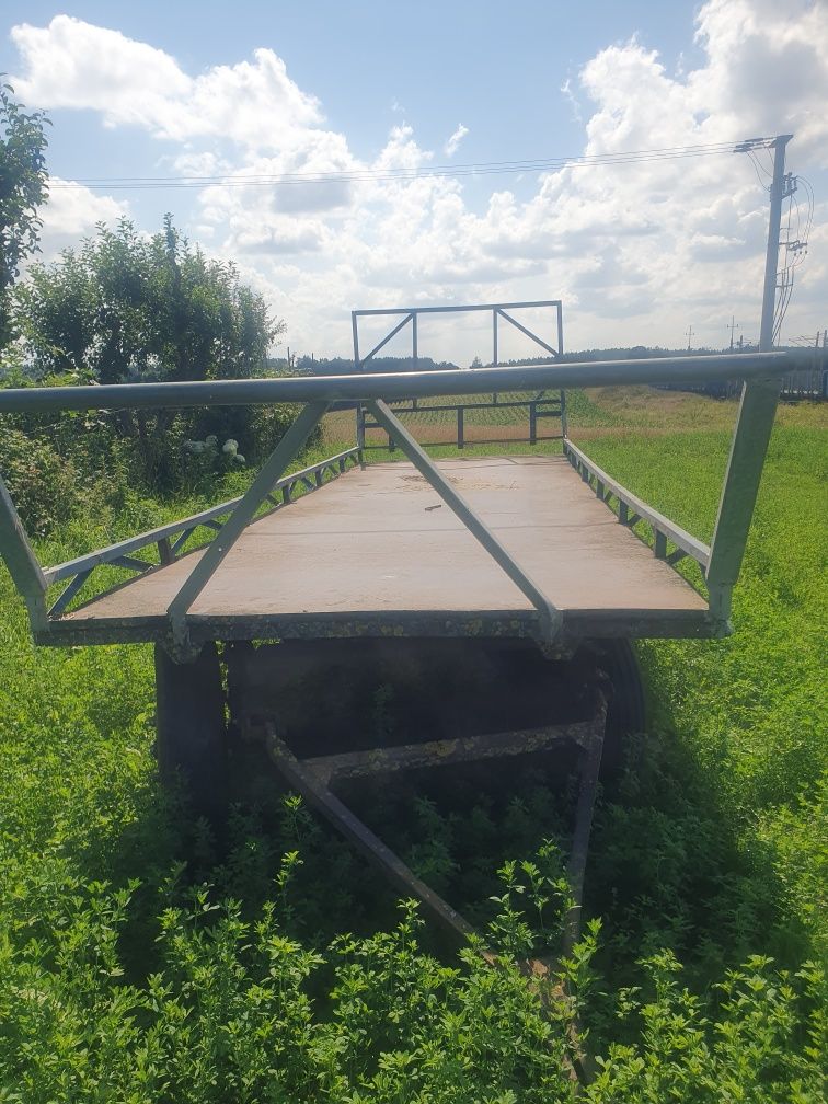 Przyczepa do slomy