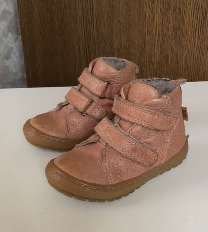 Теплые кожаные зимние ботинки (на шерсти) для девочки. 22 размер