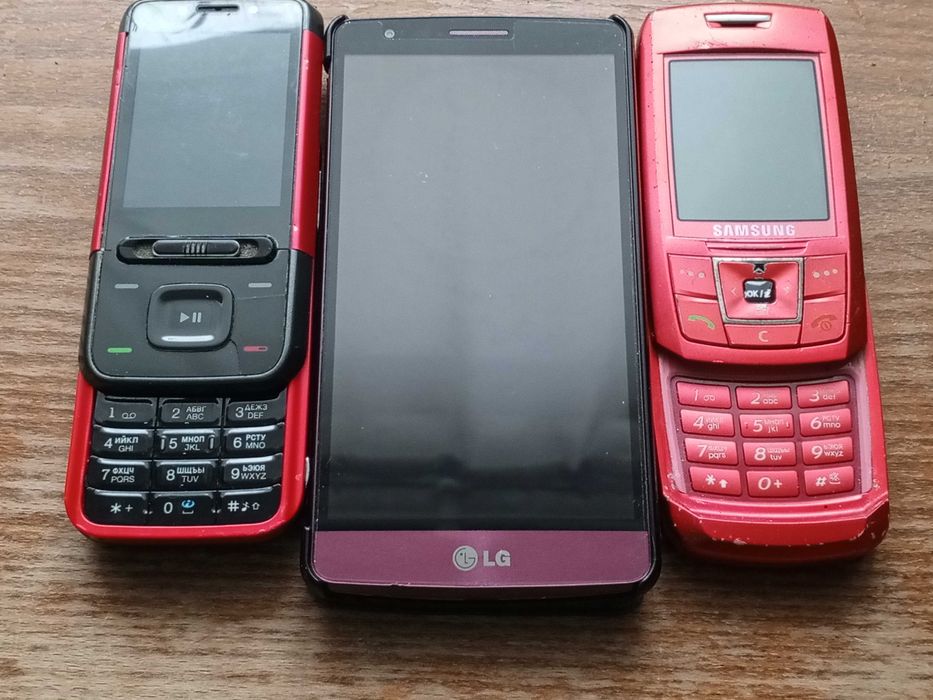 телефоны     ,,,