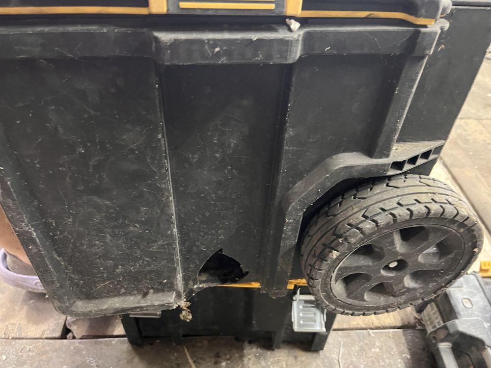 DWST83295-1 DEWALT DS450 Skrzynia na kołach DEWALT TOUGHSYSTEM 2.0