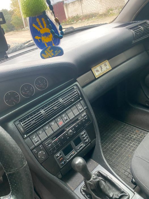 Продам авто  всі питання по телефону