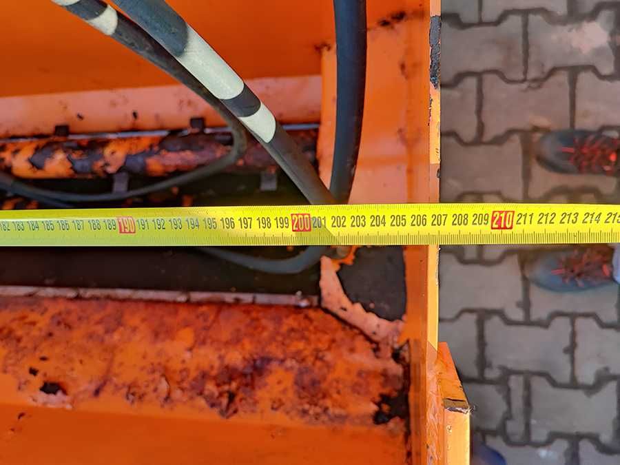 D.W. Tomlin PP700 posypywarka soli i piasku 700 L