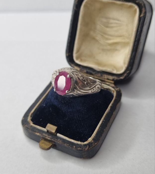 Pierścionek srebrny z rubinem srebro