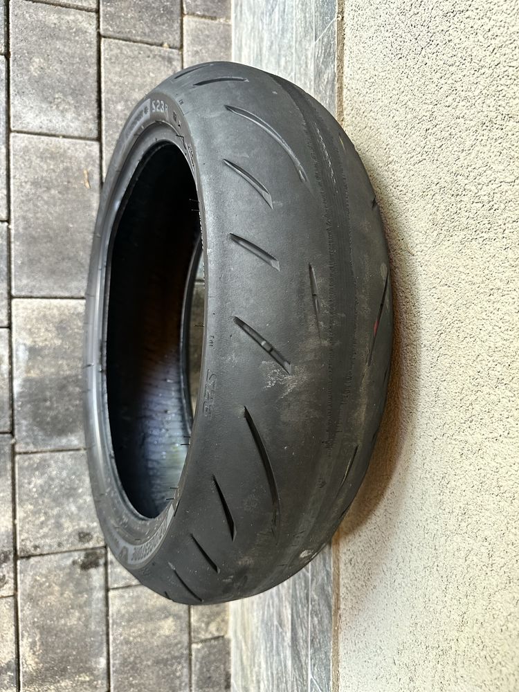 Bridgestone Battax Hypersport S23R 180/55 R17