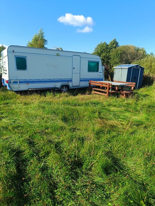Działka rekreacyjna z przyczepą kempingową