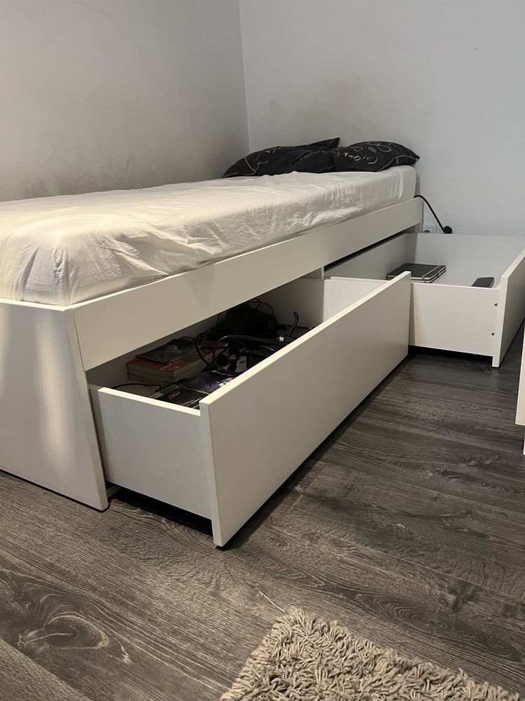 Łóżko 200x90 z szufladami na blumie, lakierowane białe półmat
