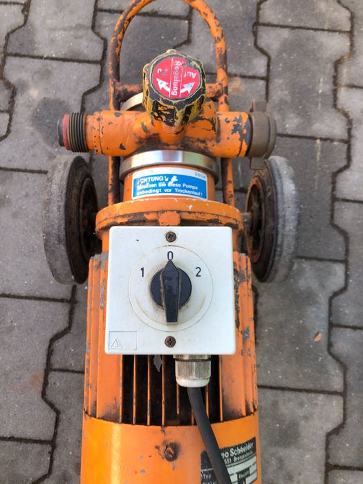 Bomba de vinho trifasica