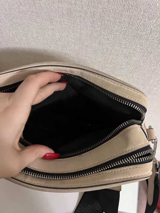 Сумка бежевая через плечо