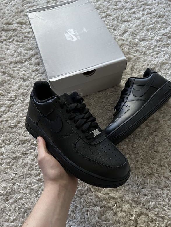 Продам оригінальні кросівки Nike air force 1