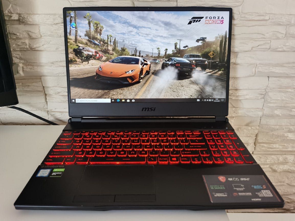 Laptopa MSI 5 i 16 G