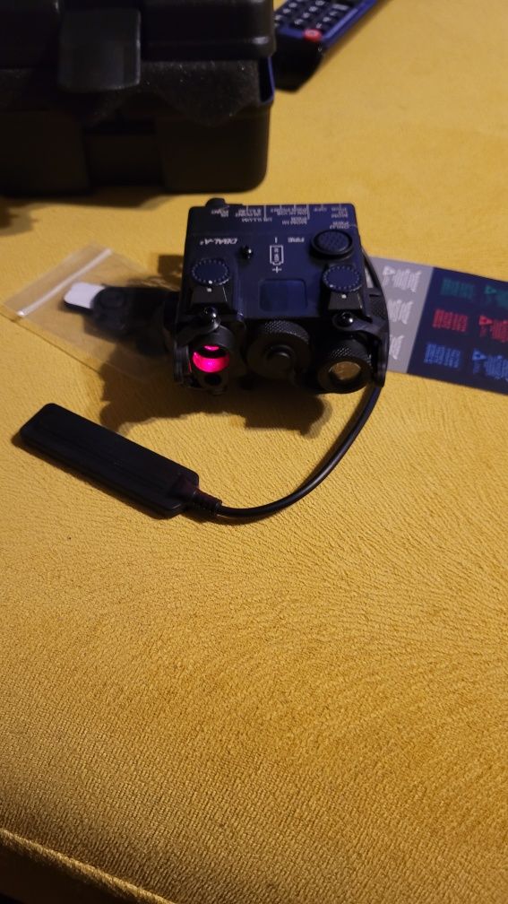 laser latarka taktyczna dbal a2, asg an peq surefire