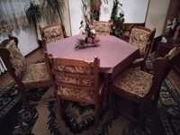 Stary stół z krzesłami masywny