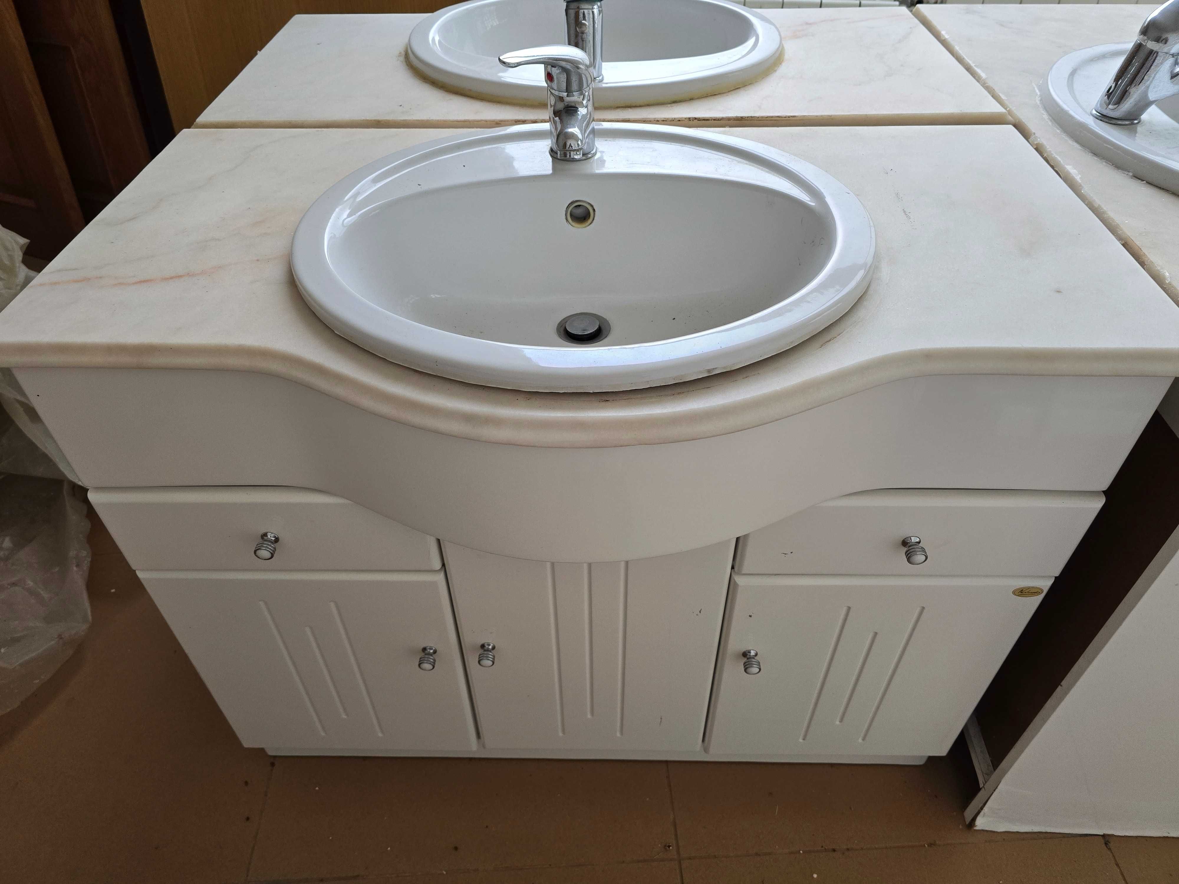 Móvel Wc + lavatório + torneira