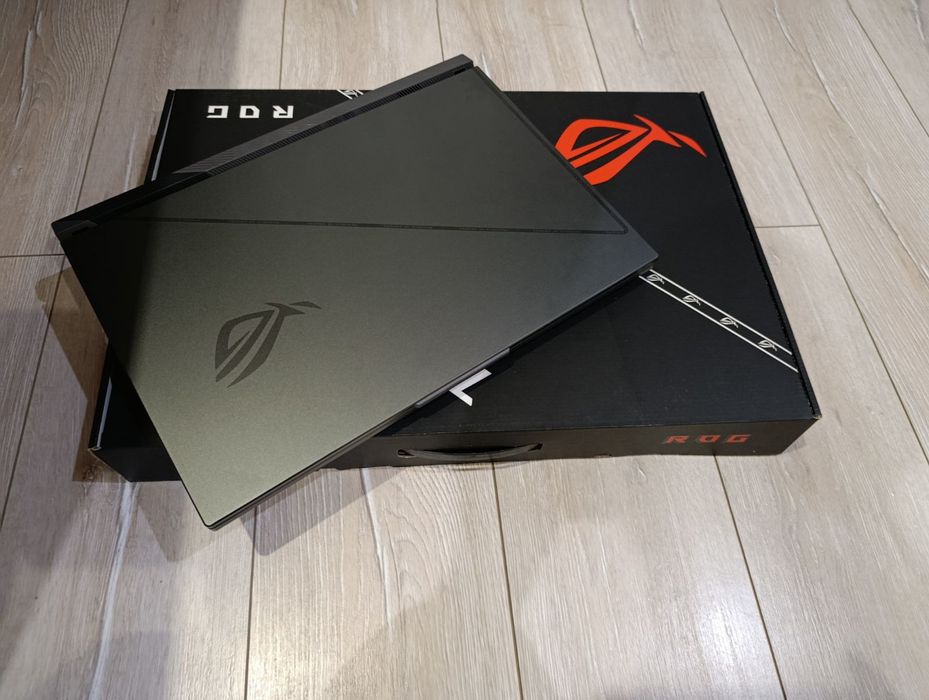 TURBO ! RTX 5070/32gb/R9 8940HX/240Гц - ASUS ROG Strix G18 G814PP