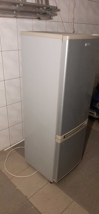 Lodówka wolnostojąca Chłodziarko-zamrażarka