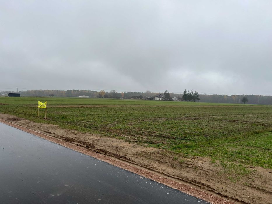 Działka 2,33 ha z możliwością zabudowy blisko miasta, asfaltowy dojazd