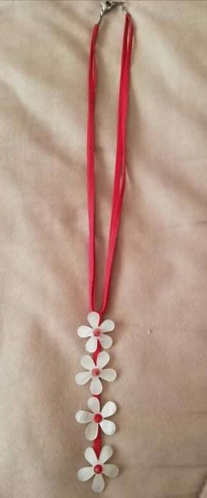 Colar com flores