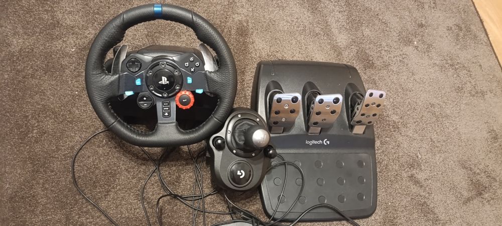 Sprzedam kierownice logitech g29 + shifter (skrzynia biegów)