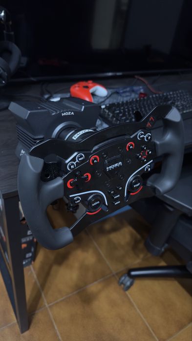Moza R5 C\pedais e aro formula