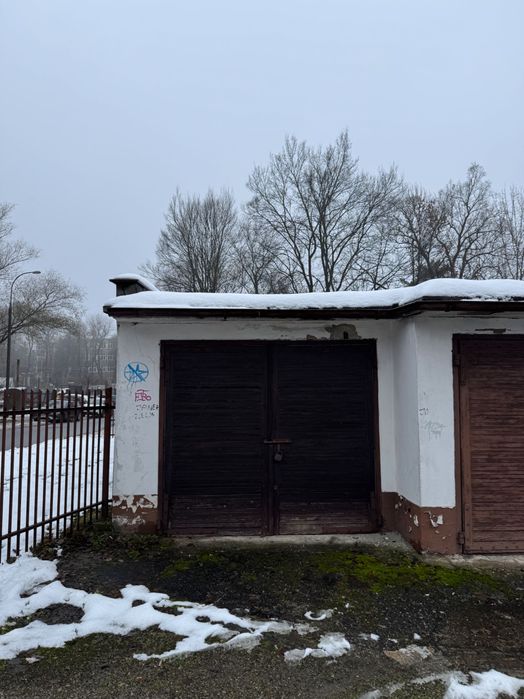 Garaż murowany - własność z KW, ul. Albańska, Kraków