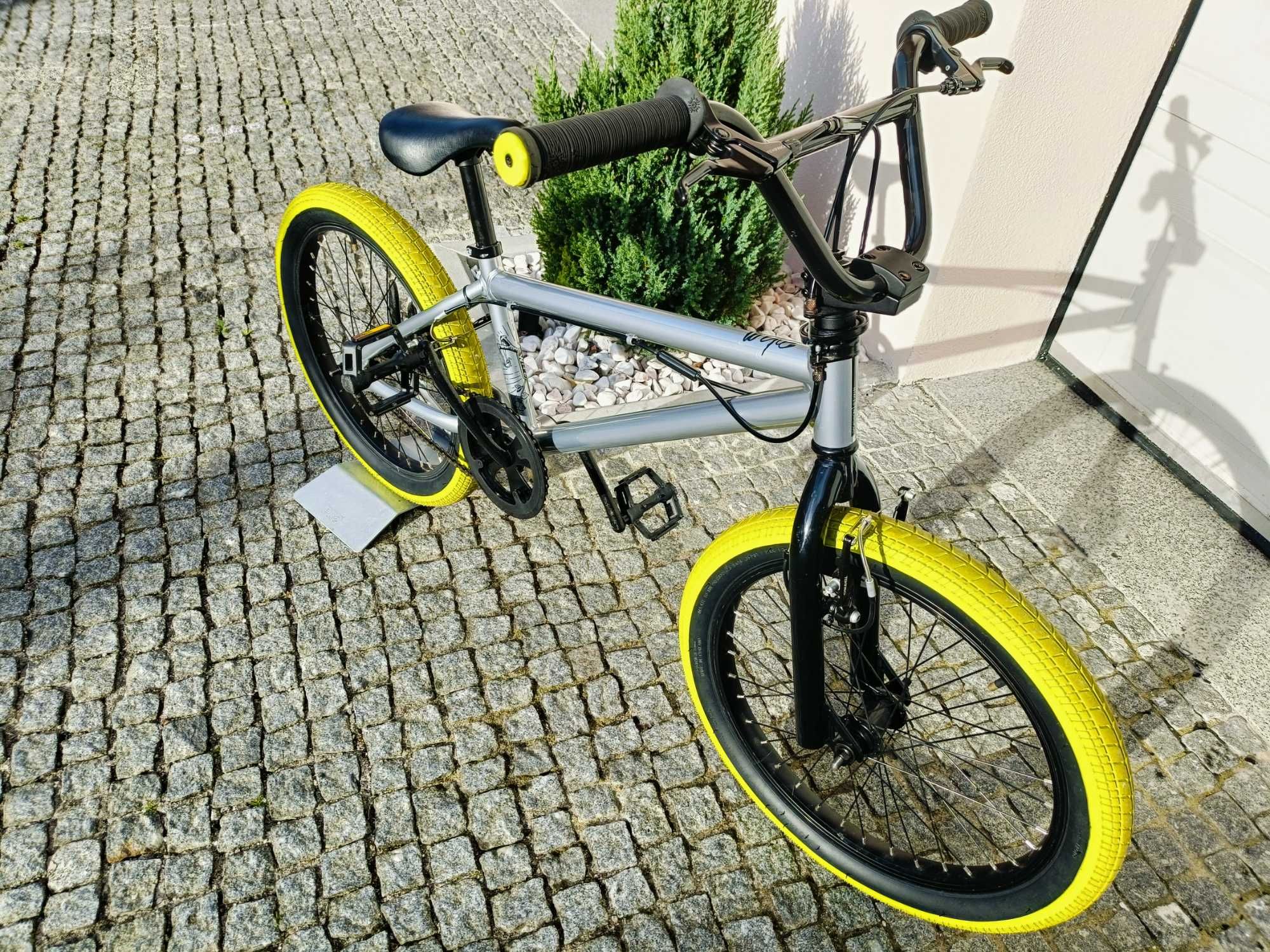 Bicicleta BMX WIPE tamanho 20" em excelente estado!