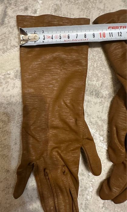 Бежевые женские перчатки