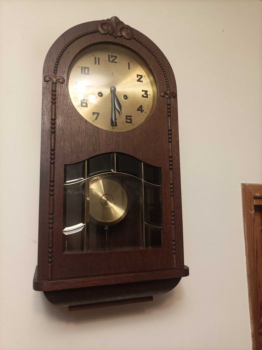 Stary zegar Babka Gustava Beckera