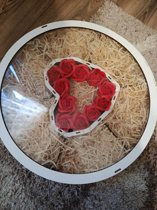 Подарункова коробка з трояндами з мила